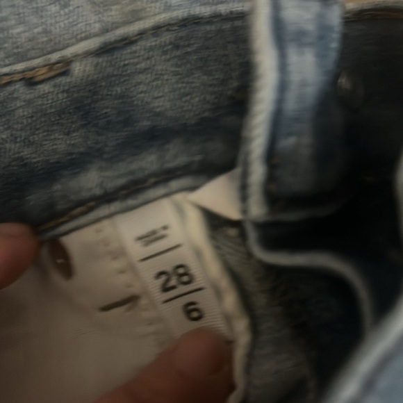 Loft ladies jeans size 6 flower embroidered. Straight leg size 6/28. - Picture 10 of 11